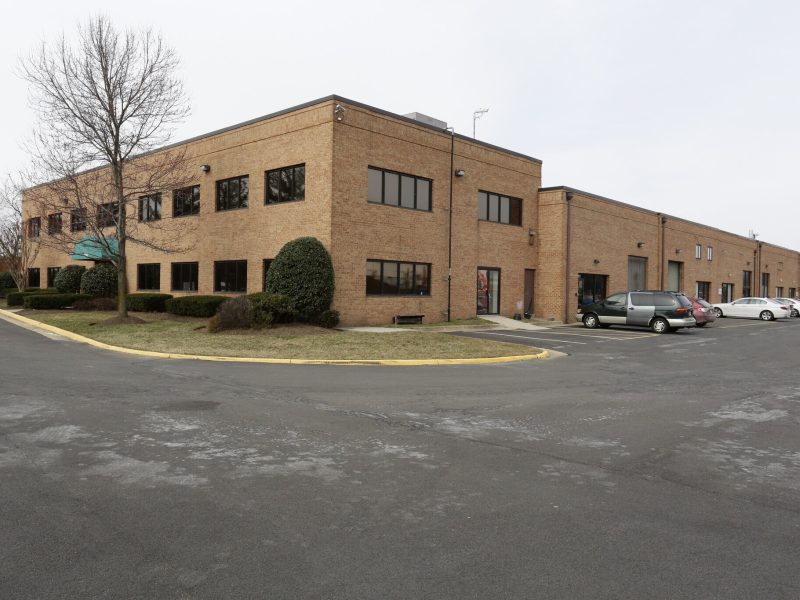 100-Executive-Dr-Sterling-VA-Primary-Photo-1-LargeHighDefinition